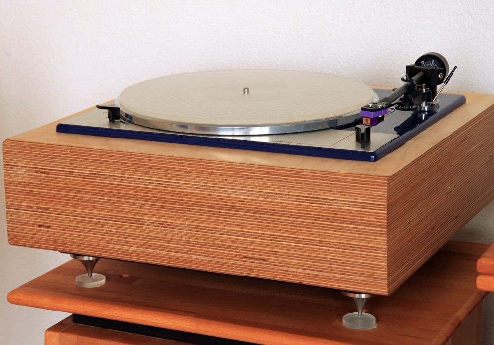 Lenco L 75 with tonearm from Linn and pickup from Nagaoka