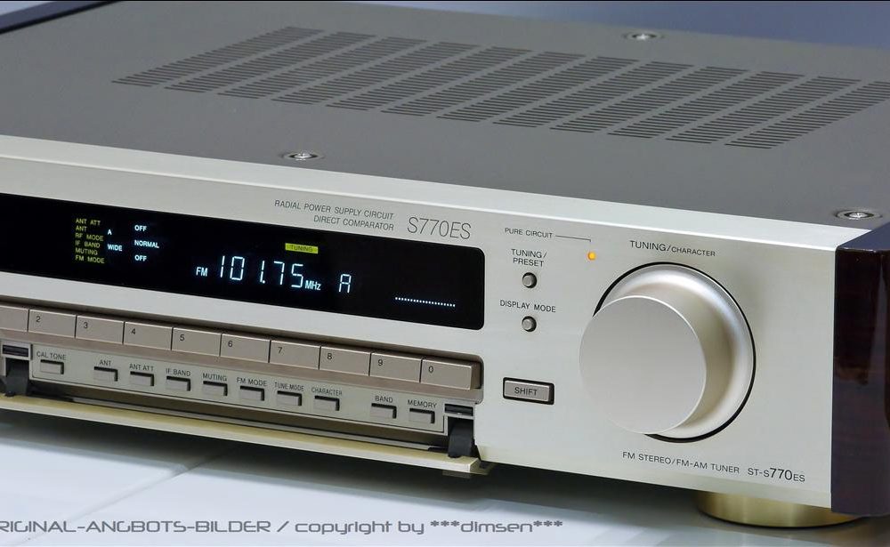 金色的索尼 SONY ST-S770ES 数字调谐收音头