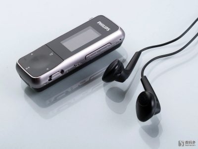 Philips飞利浦 GoGear Mix SA2MXX02K 便携式影音播放器-与原配耳机