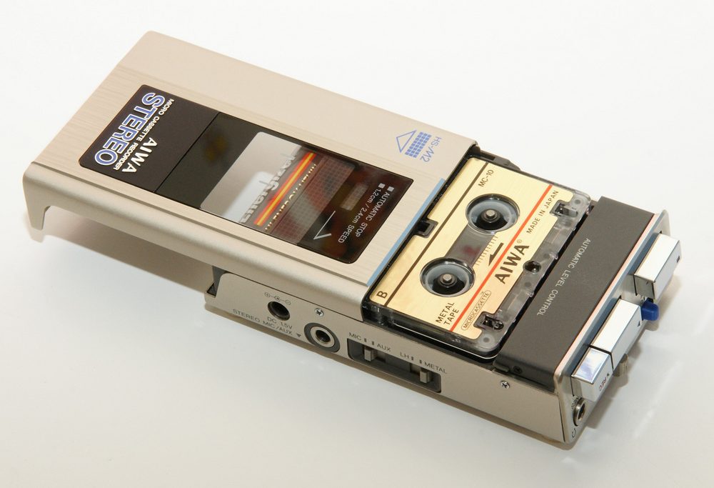 爱华 AIWA HS-M2 微型立体声盒式磁带机