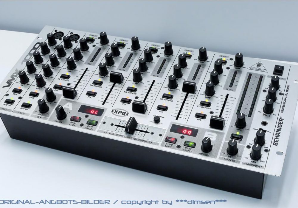 BEHRINGER VMX1000 调音台