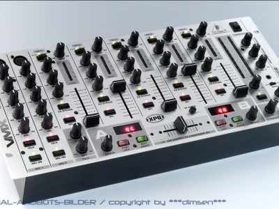 BEHRINGER VMX1000 调音台