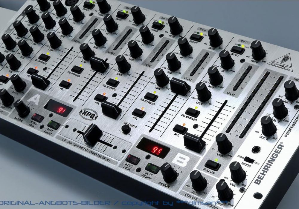 BEHRINGER VMX1000 调音台