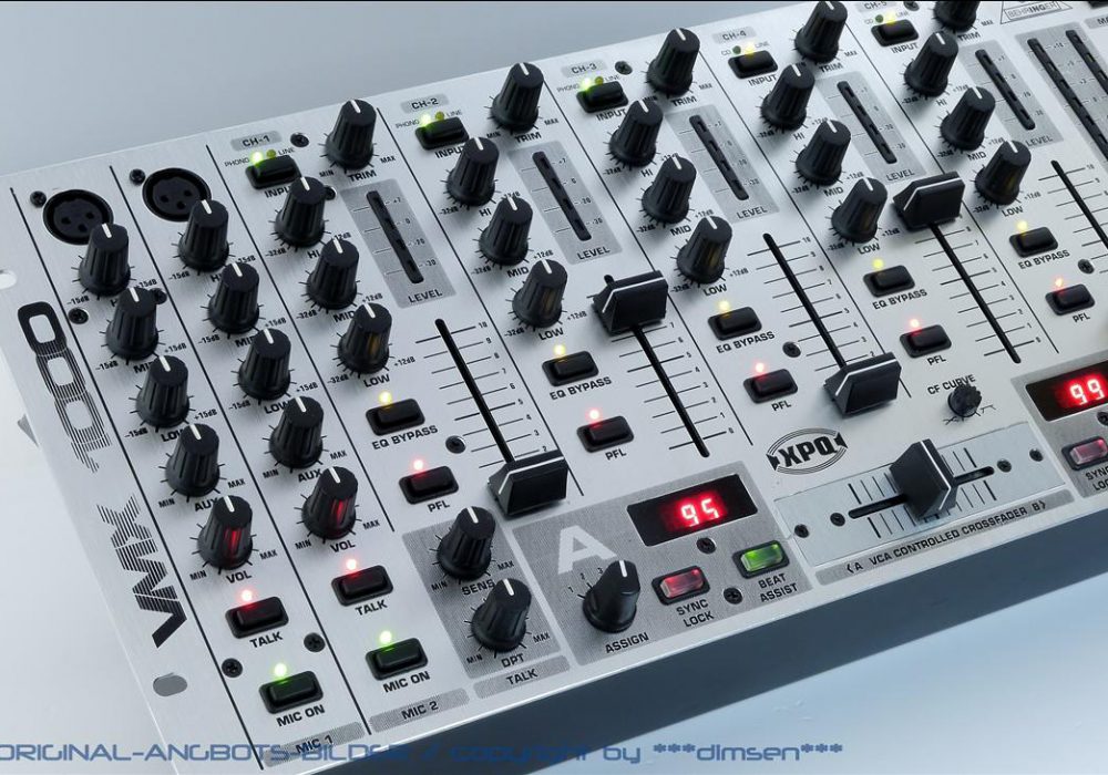 BEHRINGER VMX1000 调音台