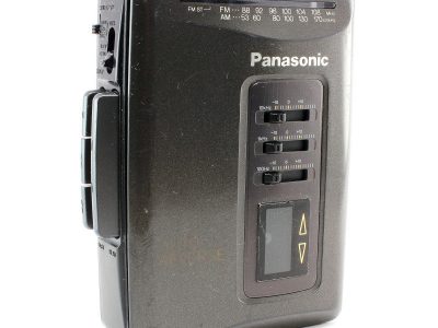 PANASONIC RQ-V152 便携 Stereo 磁带播放机 with AM/FM Radio FOR Parts