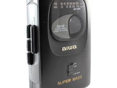 AIWA HS-TA110W 便携 Stereo Radio 磁带播放机 Auto Reverse Super BASS