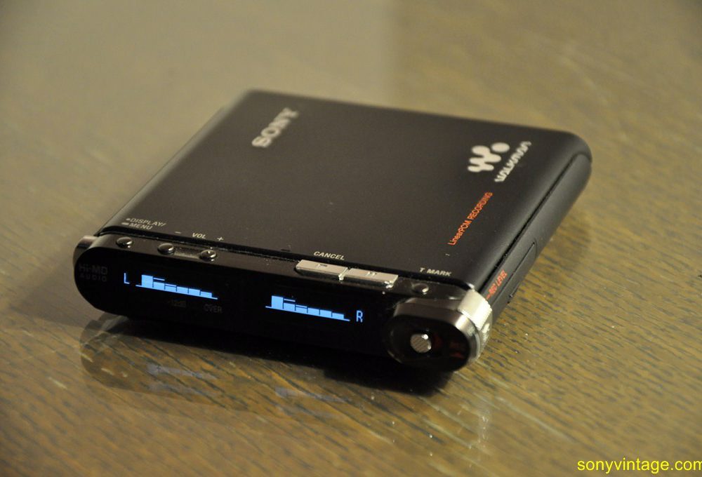 Sony MZRH1 / MZM200 HiMD Minidisc Walkman (2006) Lark Club