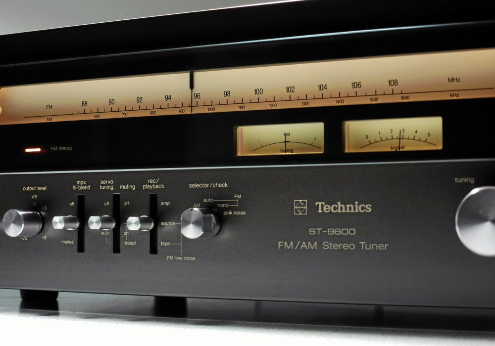 Technics ST 9600 Stereo Tuner