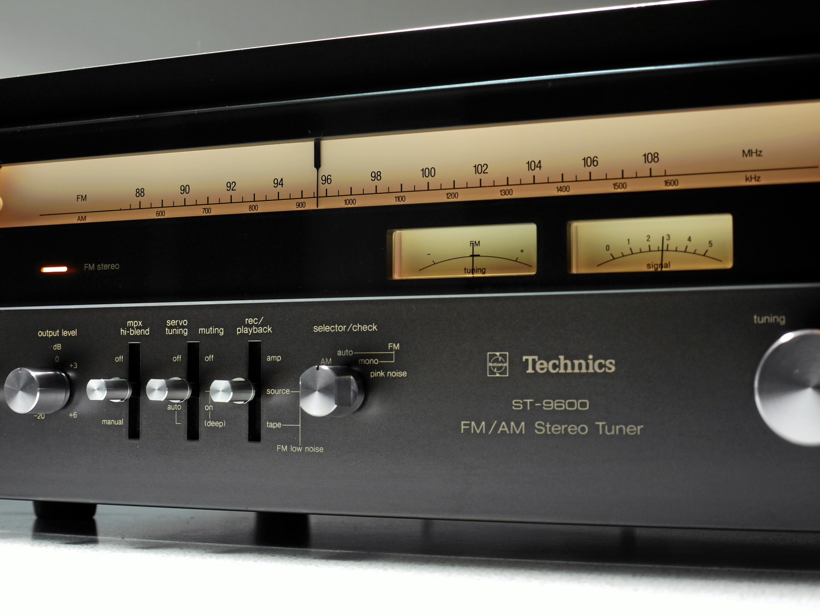 St technics. Technics 9600 тюнер. Техникс тюнер Technics St-650. Тюнер Technics St-2400. Тюнер Technics St-9070.
