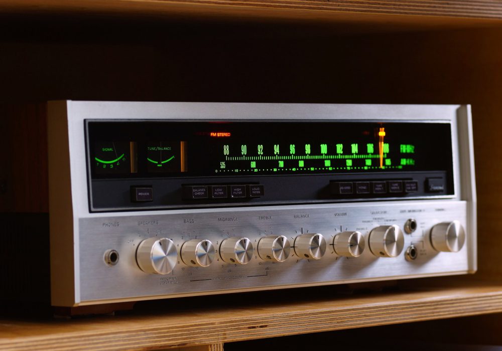 Sansui Eight Stereo Receiver