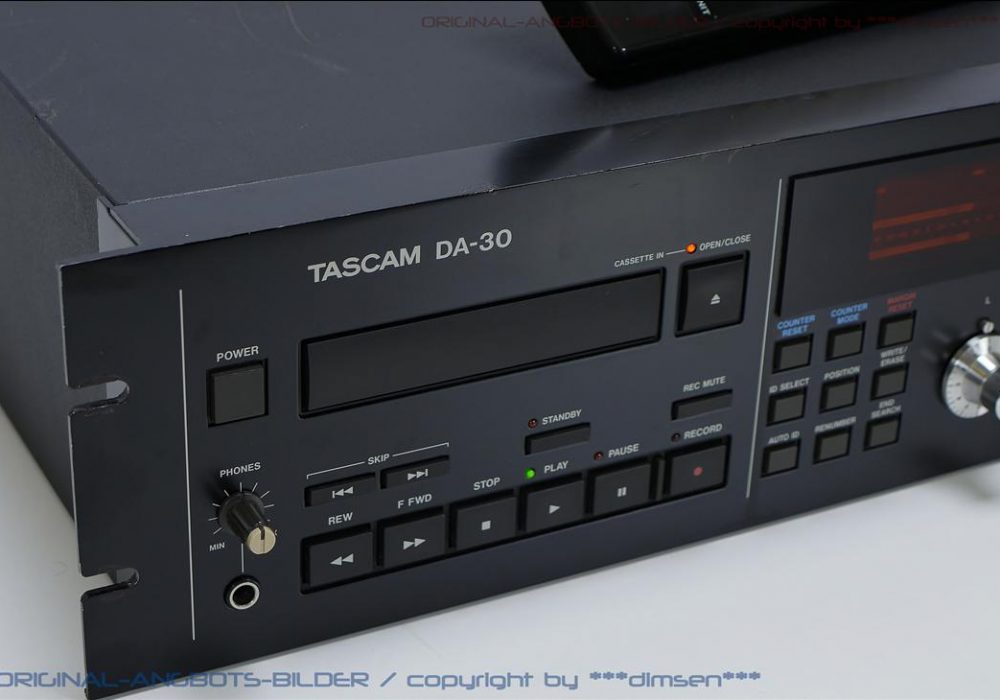 TASCAM DA-30 专业卡座