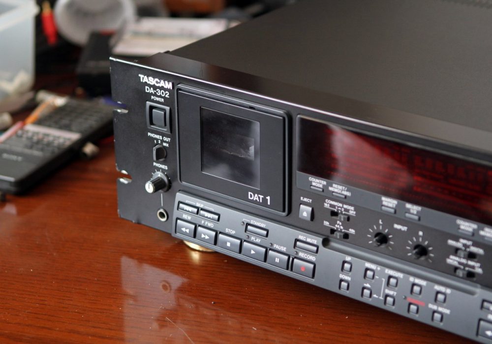 TASCAM DA-302 DAT播放机