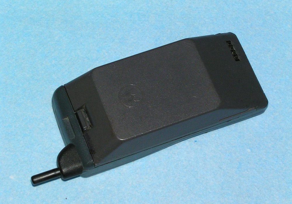 Motorola M75 移动电话