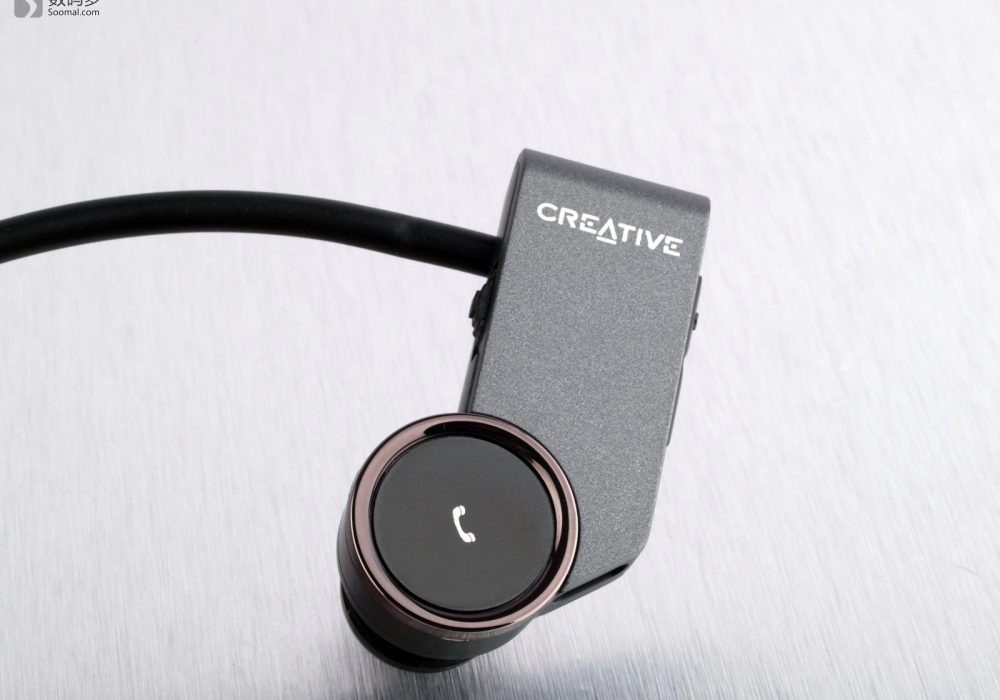 Creative 创新 WP-250 蓝牙耳机 - 接听键位于右侧