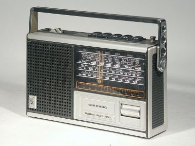 根德 GRUNDIG Prima Boy 700 便携收音机