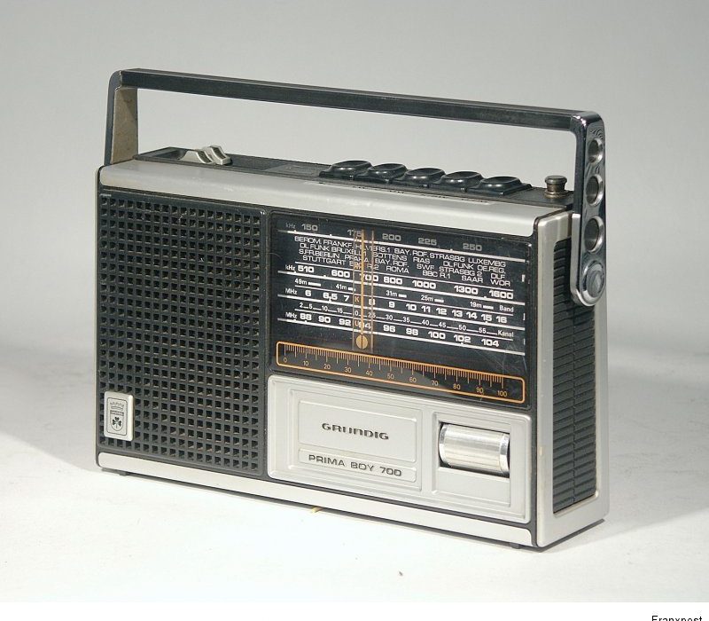 根德 GRUNDIG Prima Boy 700 便携收音机
