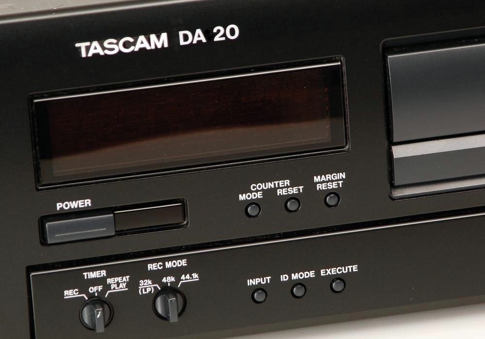 TASCAM DA-20 CD播放机