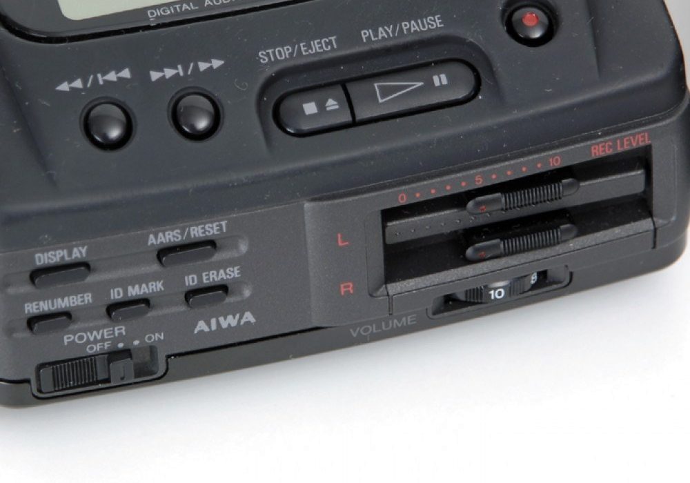 AIWA HD-S100 DAT随身听