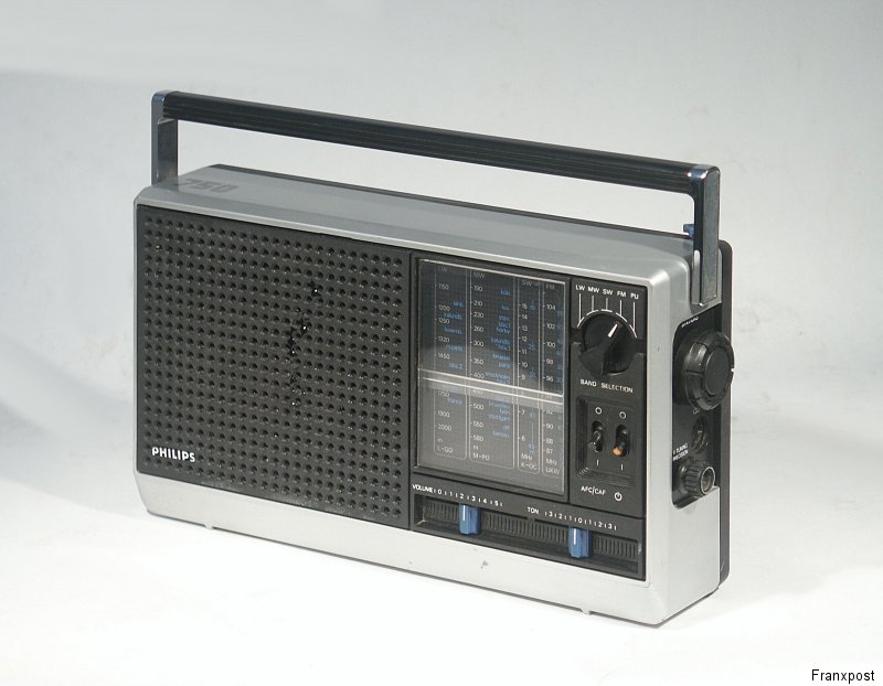 飞利浦 PHILIPS 750 便携收音机