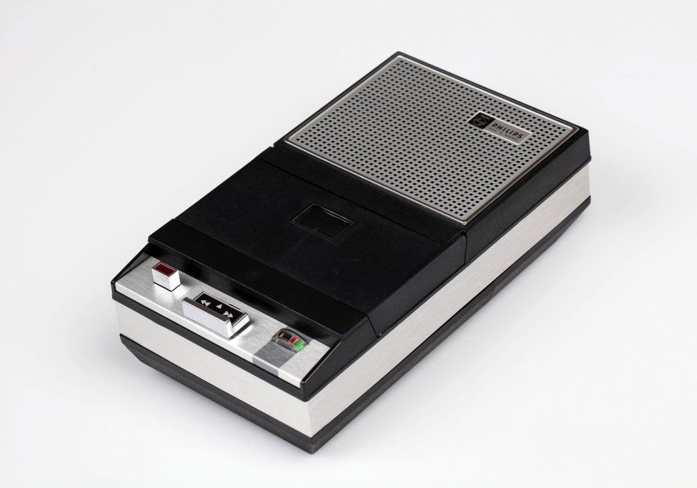 Philips EL-3302 Cassette Recorder - Right Side View / Cassette Door Closed