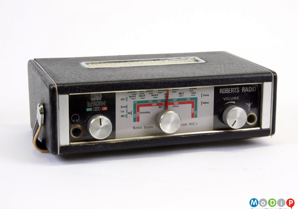 Roberts RIC 1 radio