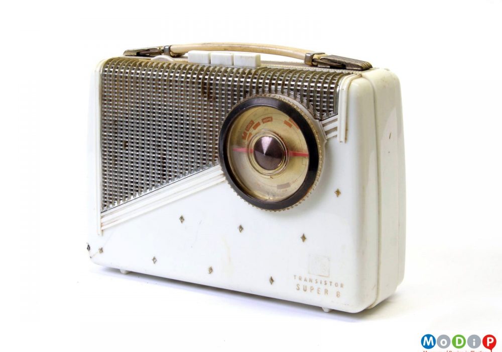 KB Golden Rhapsody Super 8 收音机
