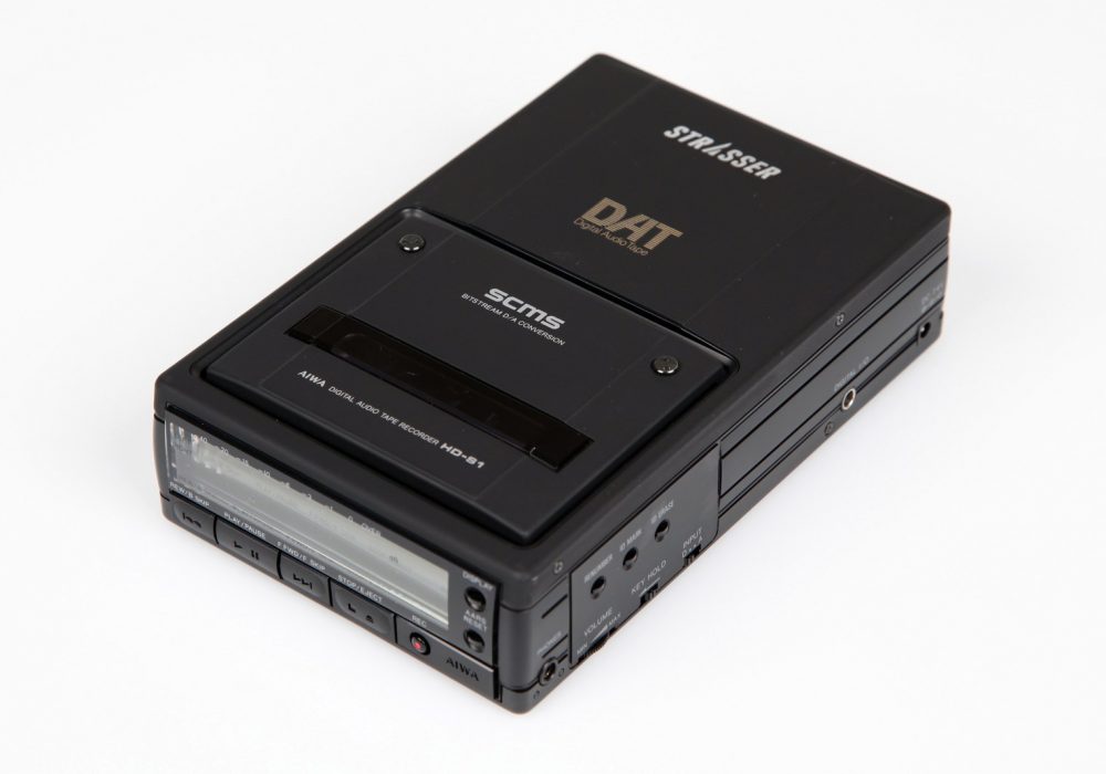 Aiwa HD-S1 Portable Dat Recorder - Pic 1