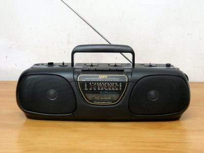 三洋 SANYO M-7035K 手提式单卡四波段收录机
