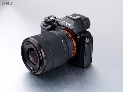 SONY 索尼 α7 [ILCE-7]全画幅微型可换镜头数码相机 - 安装FE 28-70mm F3.5-5.6 OSS标准变焦镜头