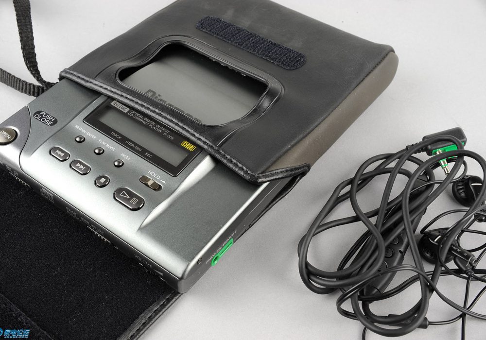 银色索尼 SONY D-303 DBB版 CD随身听
