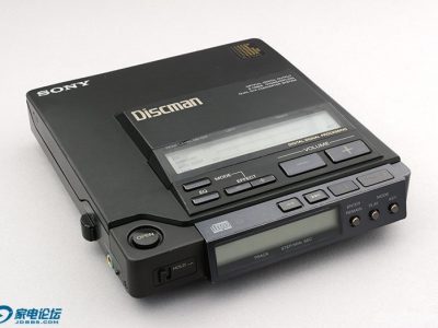 一台 SONY D-Z555 CD机
