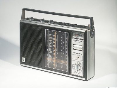 根德 GRUNDIG CONCERT BOY LUXUS 1500 收音机
