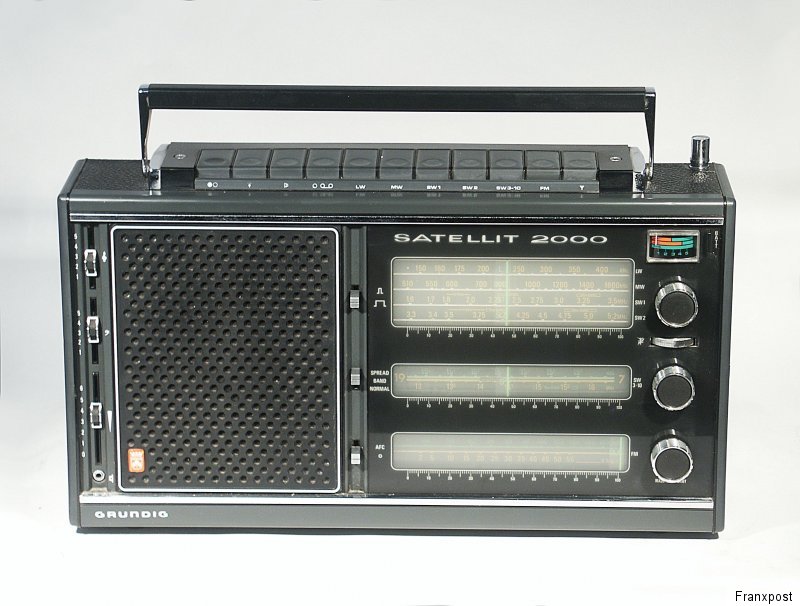 根德 GRUNDIG SATELLIT 2000 收音机