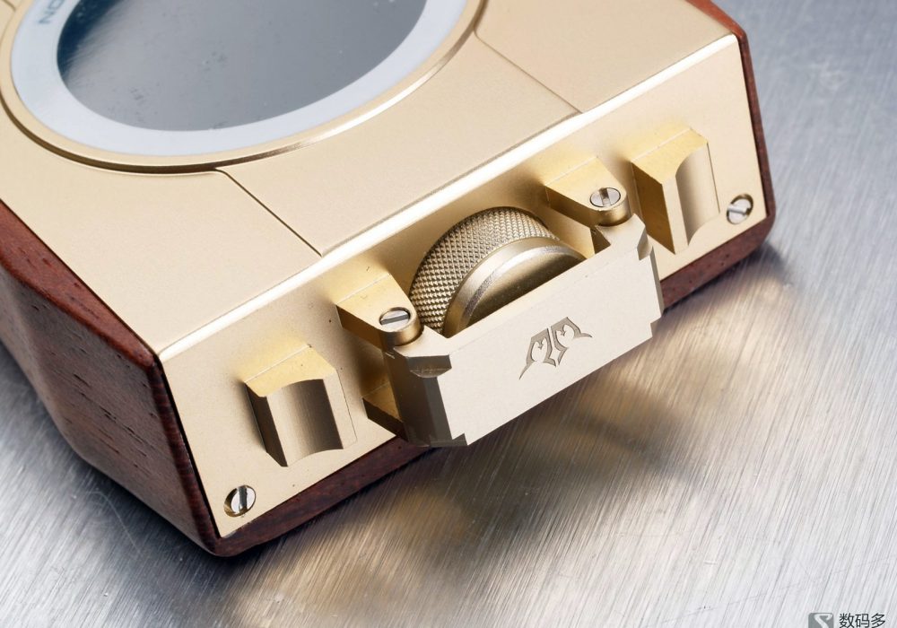 Luxury & Precision LP5 便携式播放器 - 音量调节旋钮