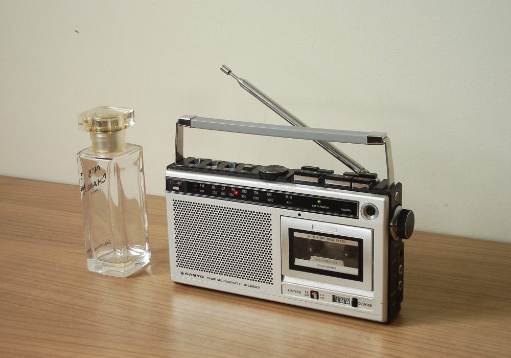 三洋 SANYO M5850FE AM/FM收音 微型磁带收录机