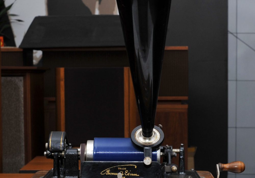 EDlSON愛迪生蠟筒留聲機过百年歷史
