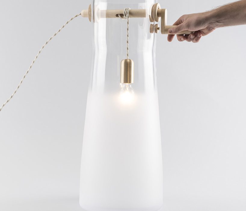 MEJD submerges bulbs into gradient abyss for well lights collection