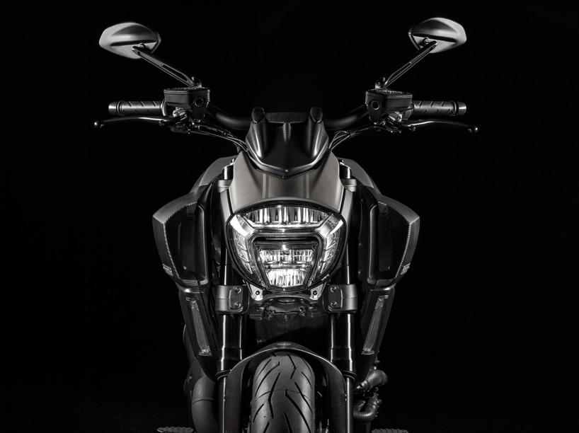 limited edition ducati diavel titanium motorcycle debuts at EICMA 2014