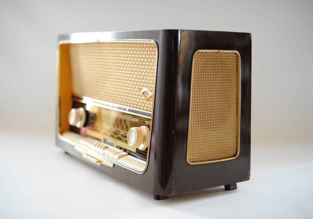 根德 GRUNDIG Type 4019 电子管立体声收音机