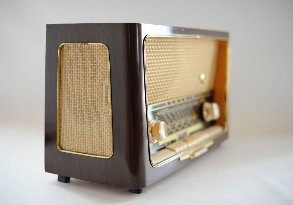根德 GRUNDIG Type 4019 电子管立体声收音机