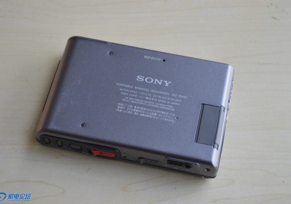 索尼 SONY MZ-R4ST MD随身听，带底座