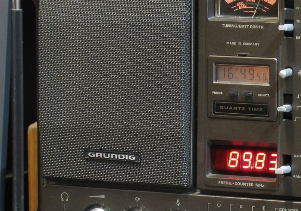 根德 GRUNDIG SATELLIT 3400 收音机