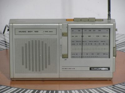 GRUNDIG Music Boy 100 收音机