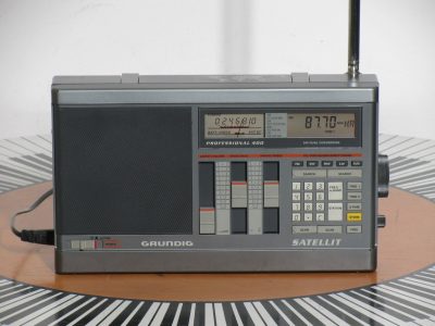 根德 GRUNDIG Satellite 400 收音机