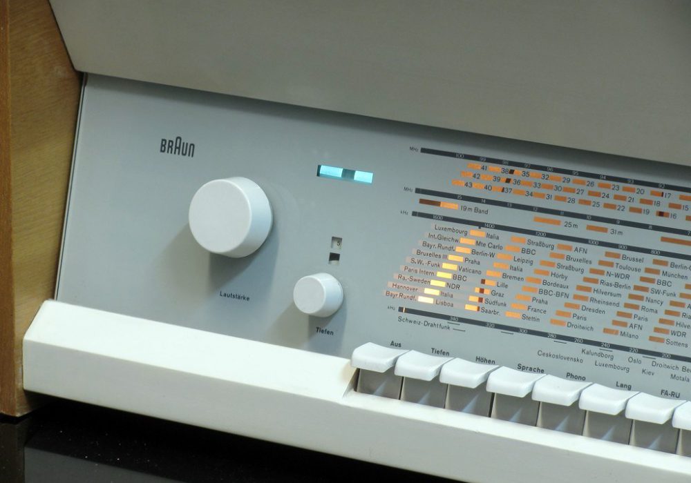 BRAUN Atelier 1-81 经典收音/黑胶一体机
