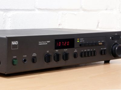 NAD 7225PE FM/AM 立体声收扩机