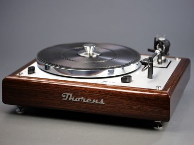 多能士 Thorens TD 146 黑胶唱机