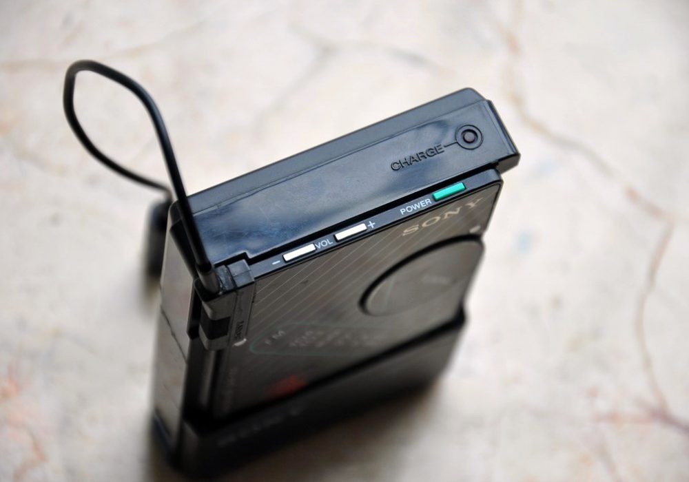 SONY SRF-201 卡片收音机