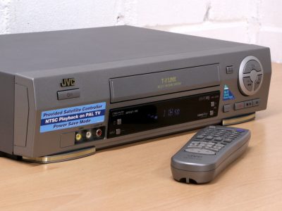 JVC HR-J670 Hi-Fi VHS 录像机