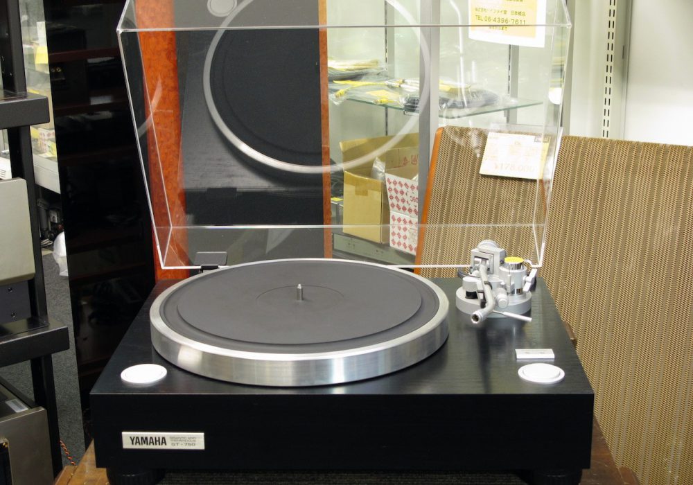YAMAHA GT-750 黑胶唱机